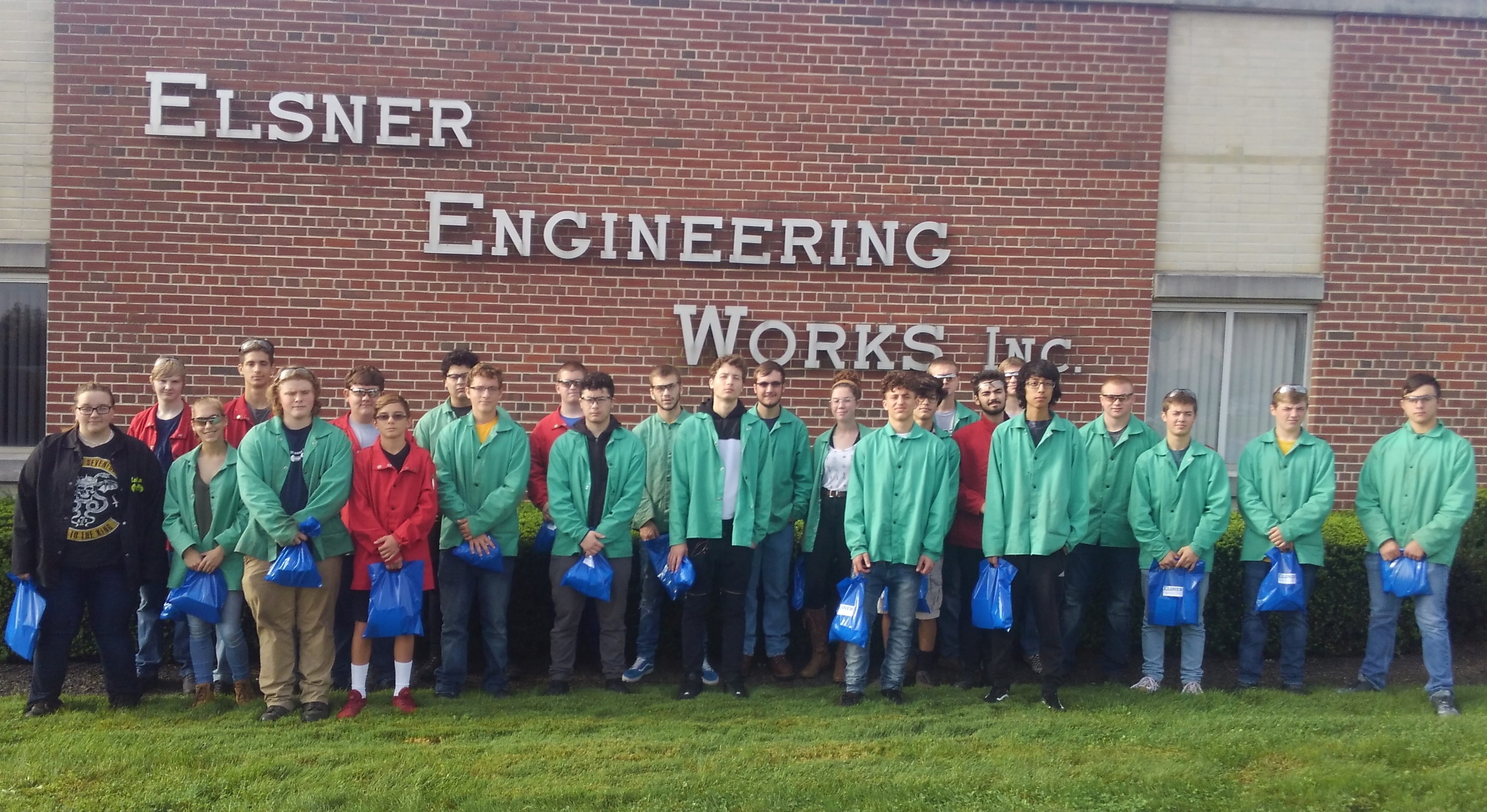 manufacturing day hhs group photo